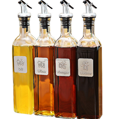 Bottiglia per olio con beccuccio e versatore